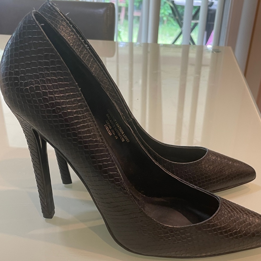 Leather "Snakeskin" Colin Stuart Heels, NWOT